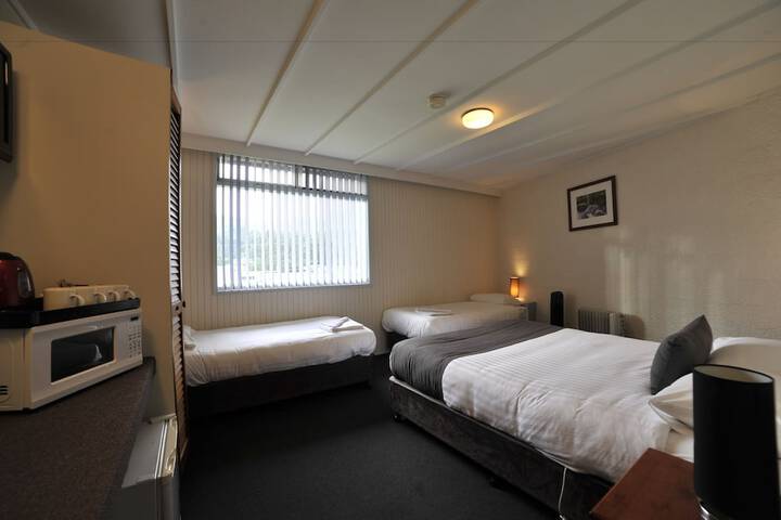 Room 9 of 43