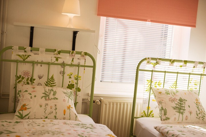 Room 6 of 24