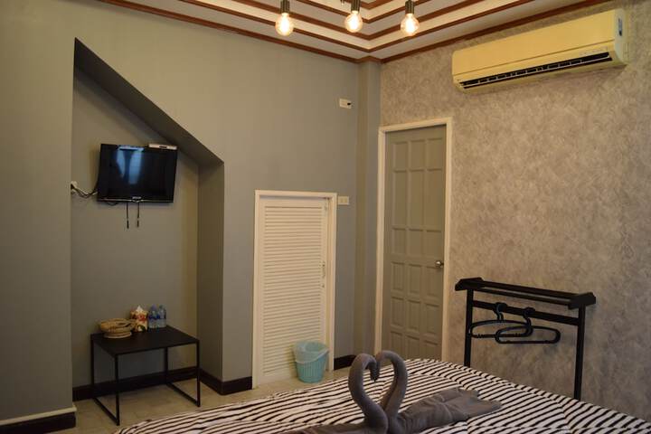 Room 18 of 31