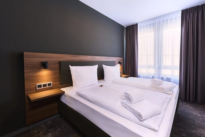 Room 4 of 44