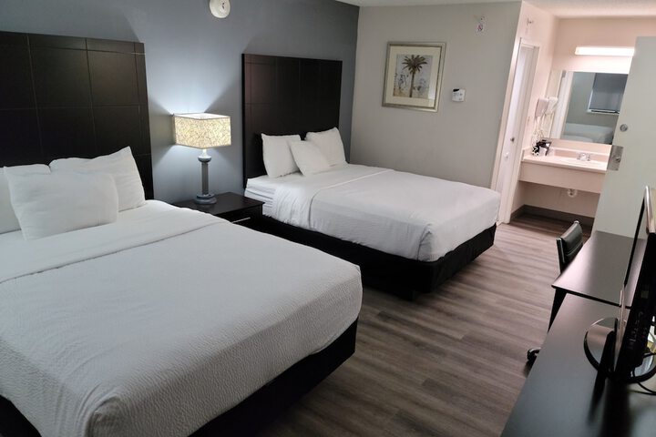 2 Double Beds (4 of 18)