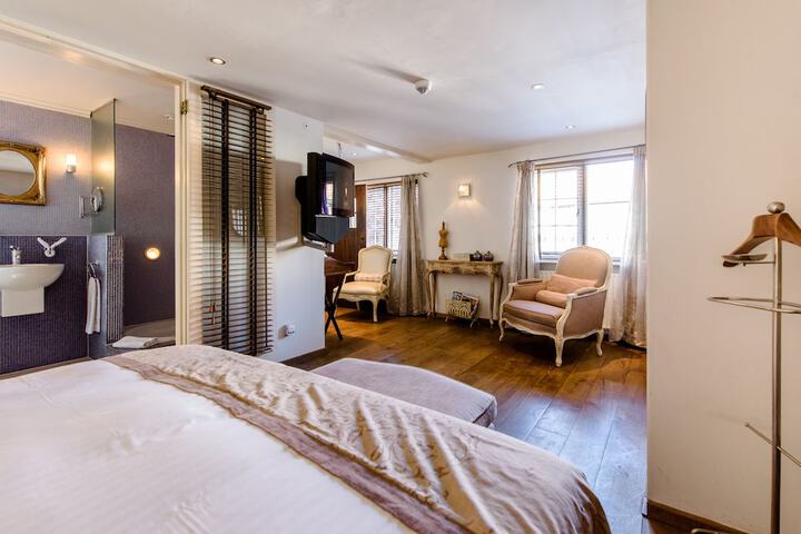 Room 38 of 47