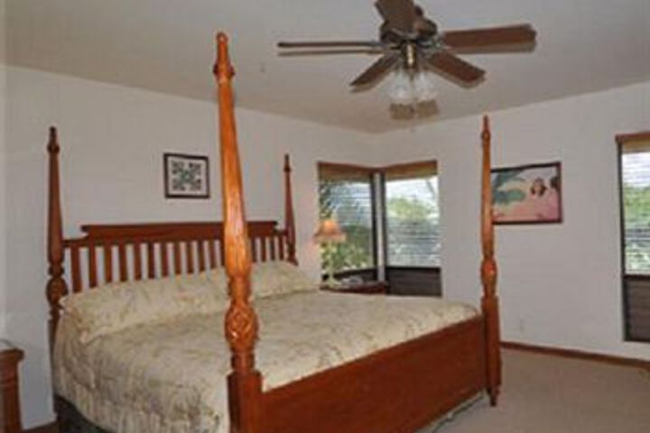 Room 32 of 61