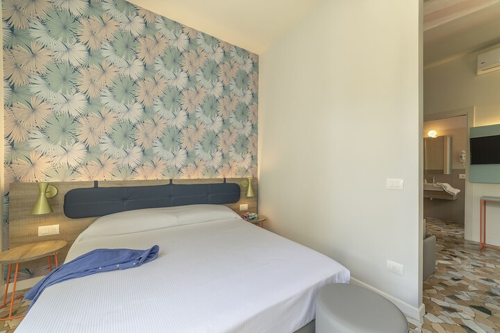 Room 34 of 84