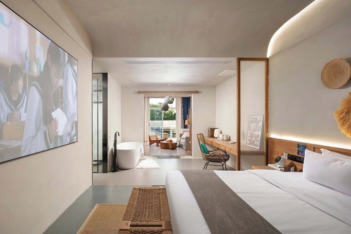 Room 35 of 62