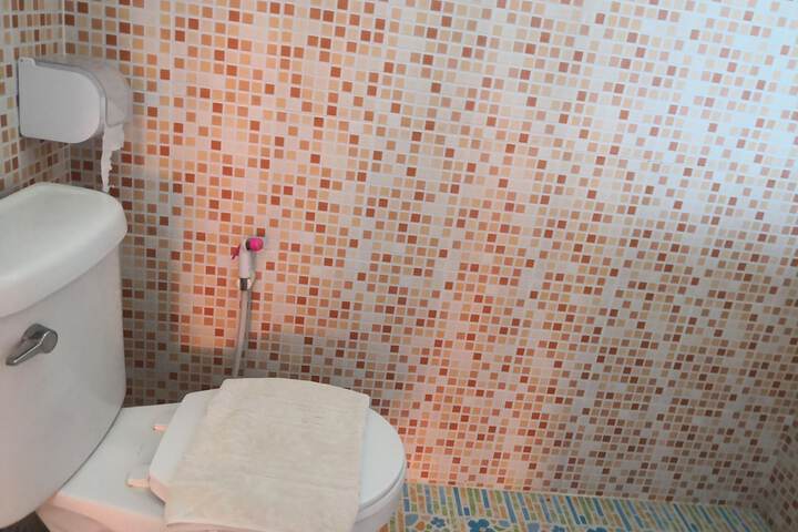 Room 21 of 27