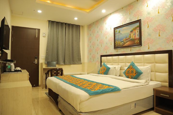 Room 15 of 60