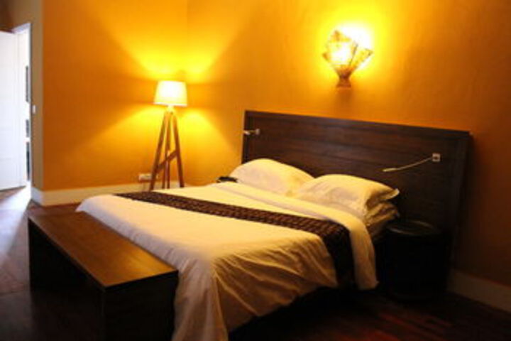 Room 17 of 40