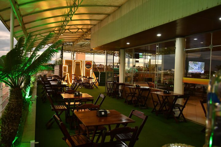 Dining 16 of 27