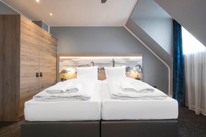 Room 2 of 30