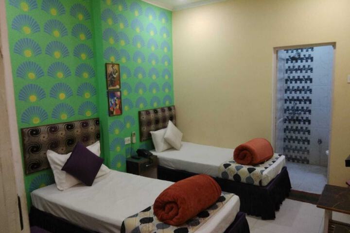 Room 30 of 90