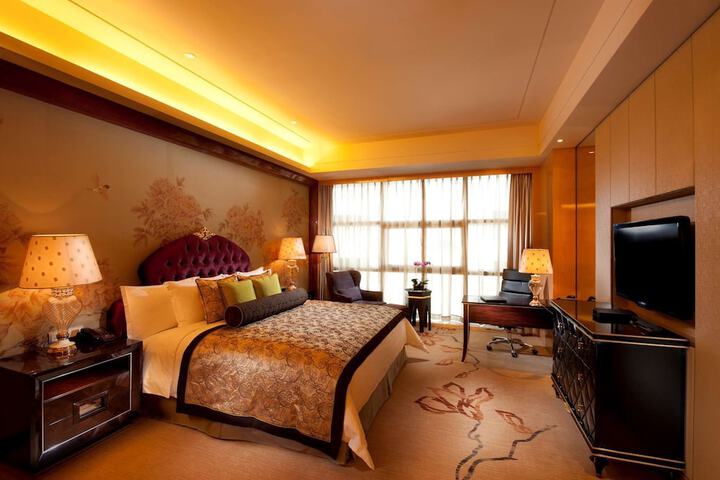 Room 16 of 68