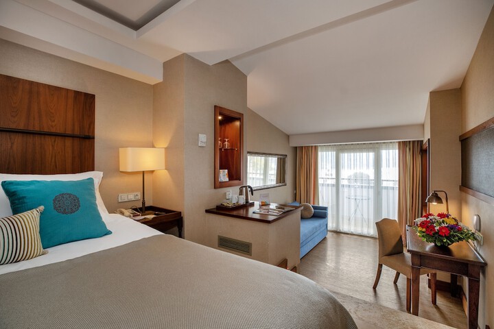 Room 20 of 142