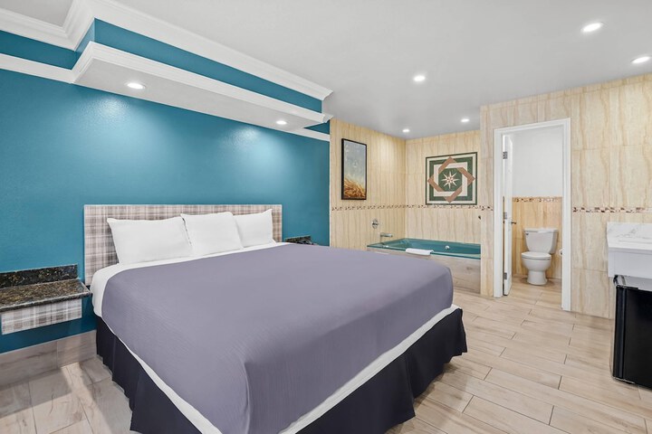 Room 15 of 31