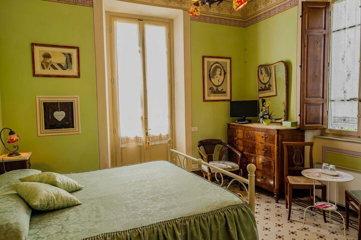 Room 21 of 89