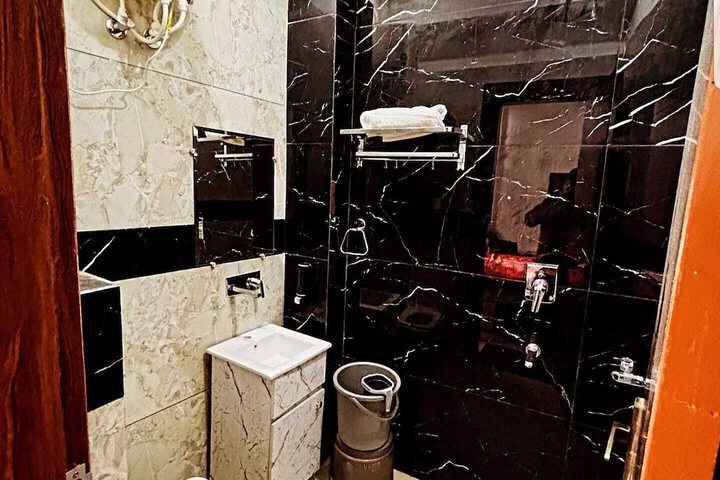 Room 10 of 15