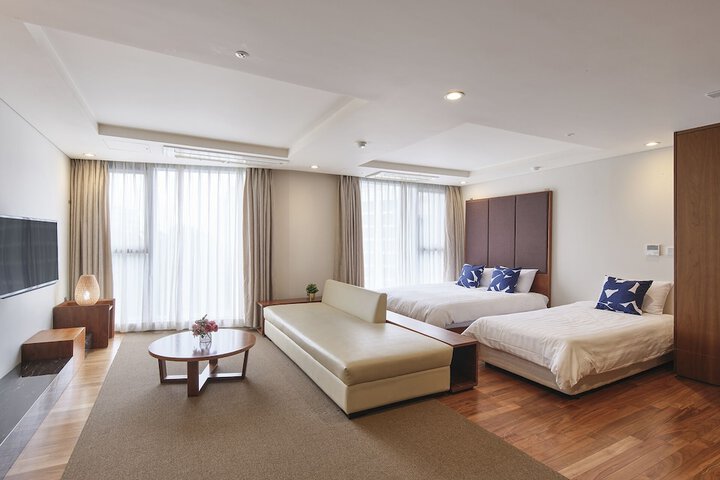 Room 16 of 62