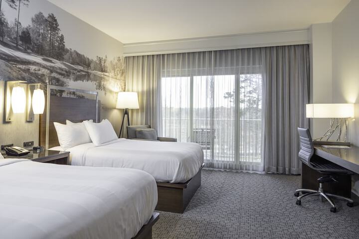 Room 18 of 100
