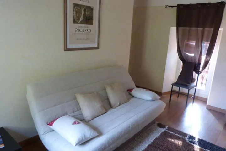 Room 6 of 14