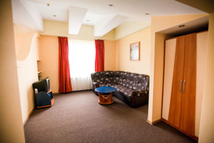 Room 22 of 28
