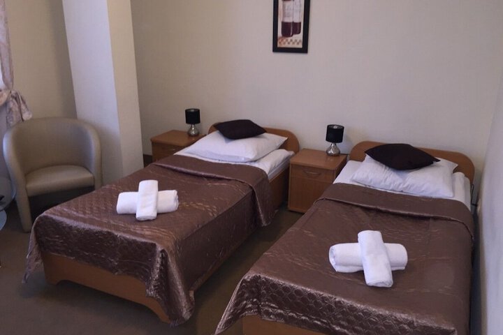 Room 6 of 15