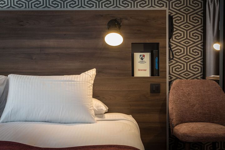 Room 42 of 191