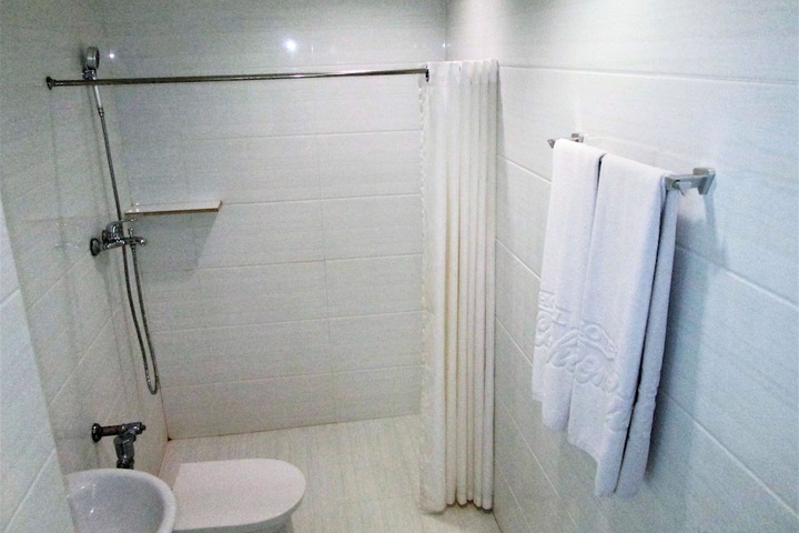 Room 18 of 23