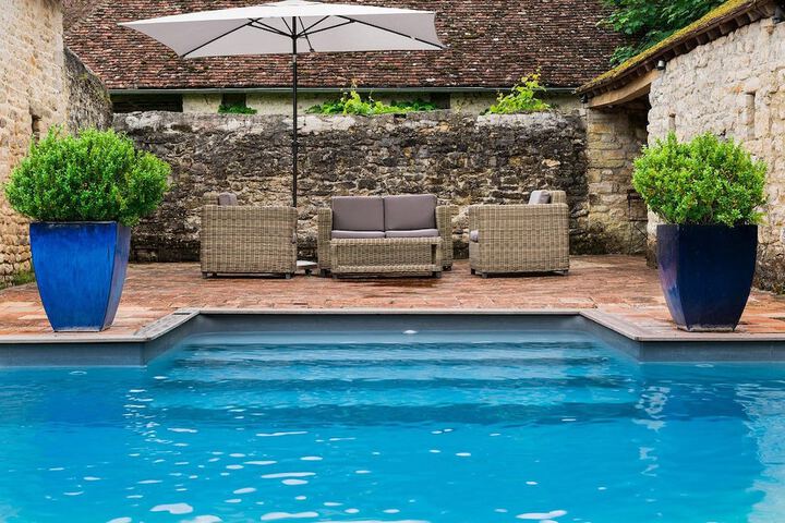 Pool 69 of 101