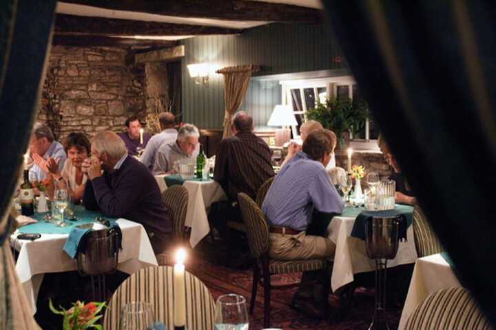 Dining 25 of 34