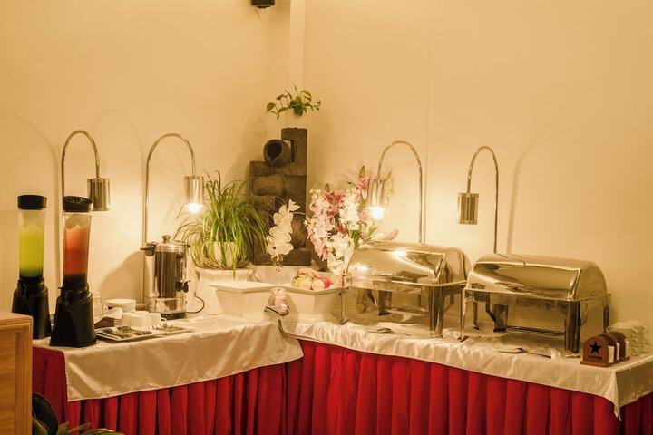 Breakfast/Coffee Service 12 of 14