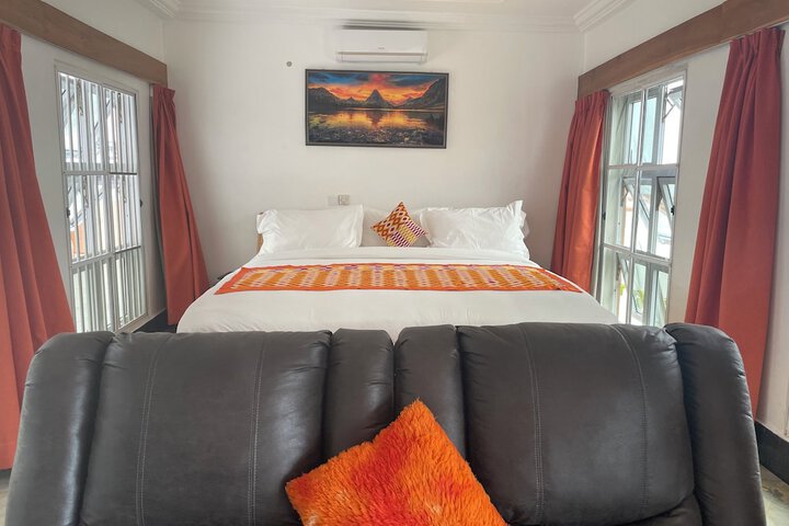 Room 14 of 165
