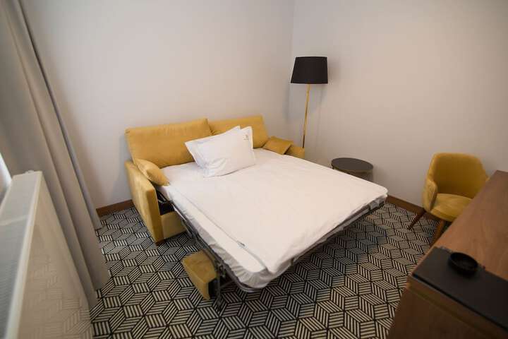 Room 34 of 82