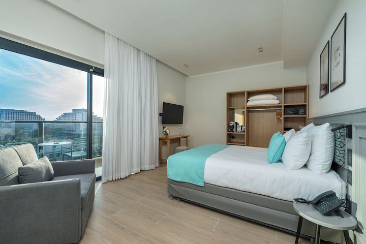 Room 18 of 46