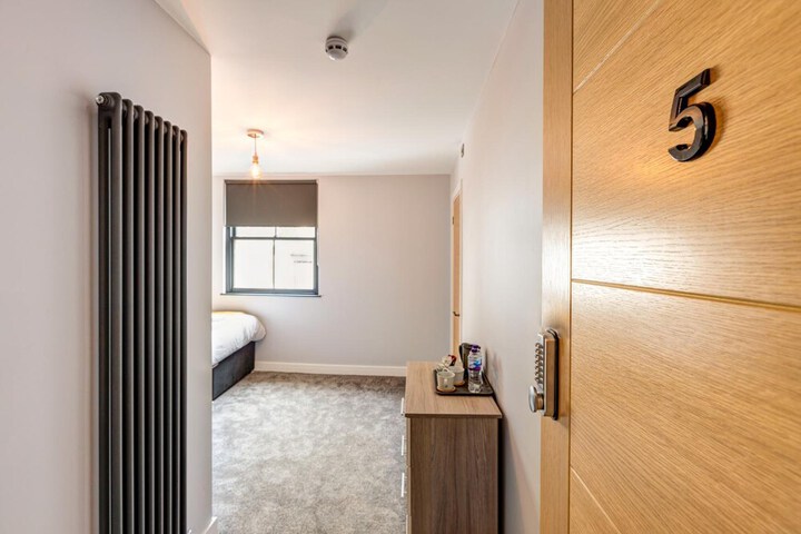 Room 30 of 62