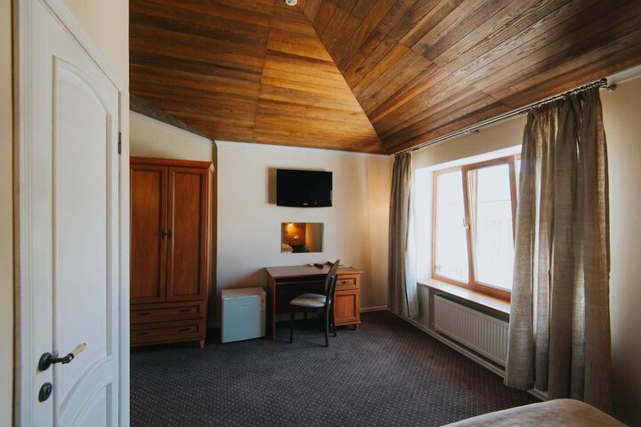 Room 18 of 39