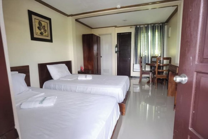 Room 13 of 34