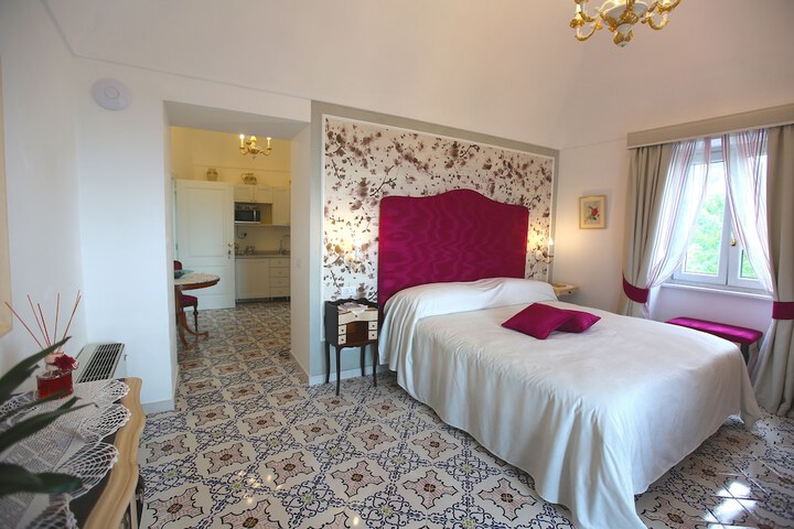 Room 5 of 159