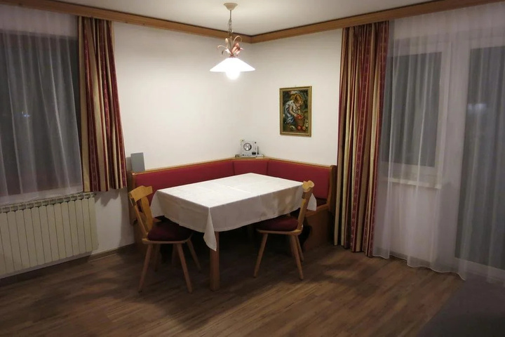 Room 2 of 11
