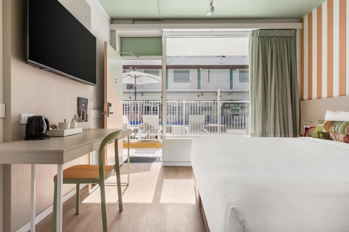 Room 49 of 156