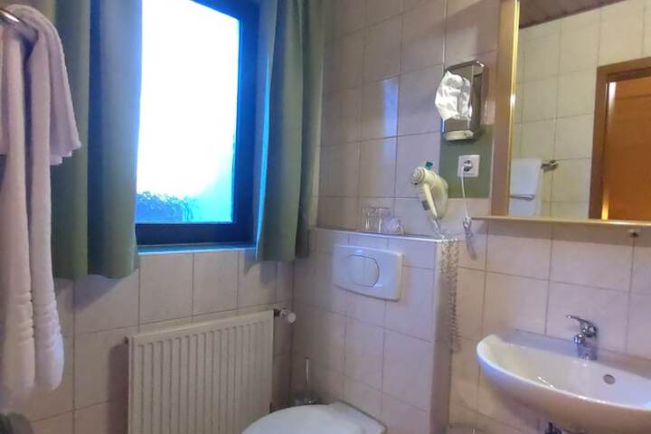 Room 58 of 76