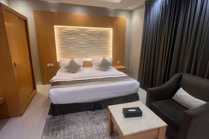 Room 7 of 14