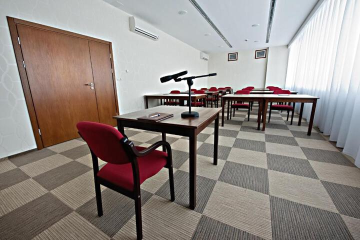 Ballroom/Hall 5 of 23