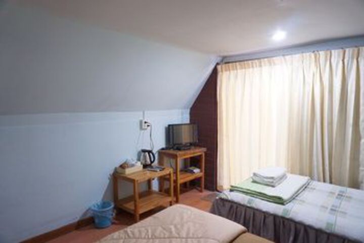 Room 12 of 20
