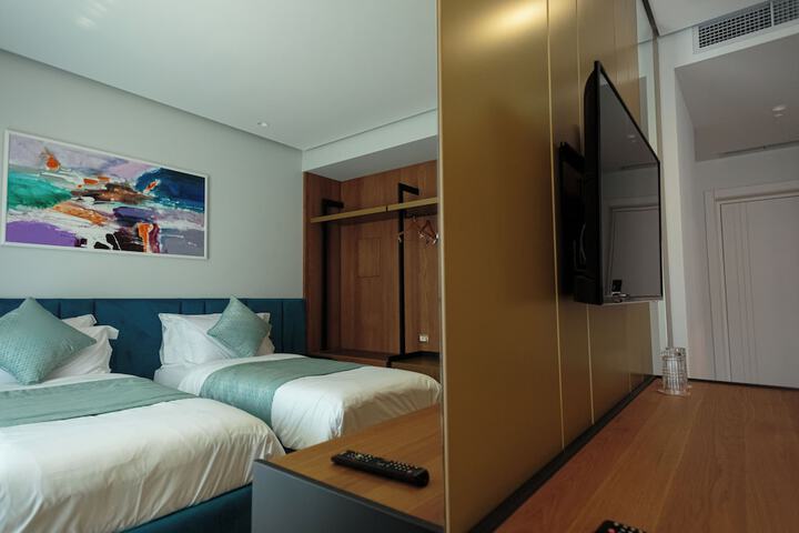 Room 42 of 107