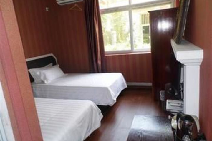 Room 21 of 34