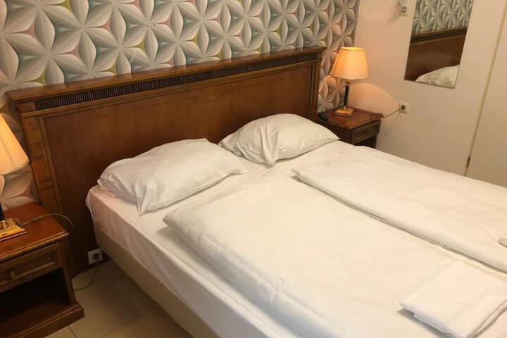 Room 7 of 31