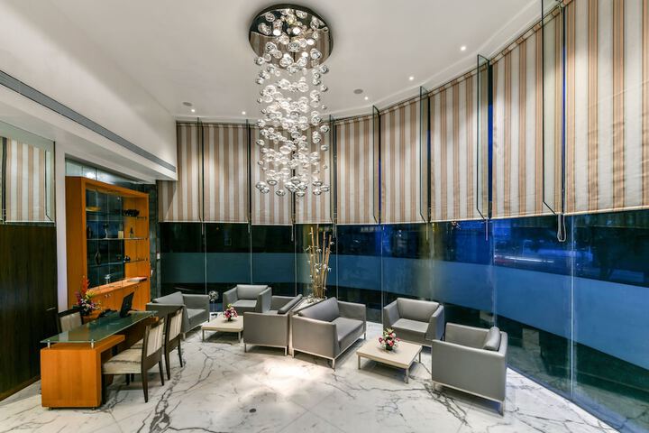Entrance & Lobby