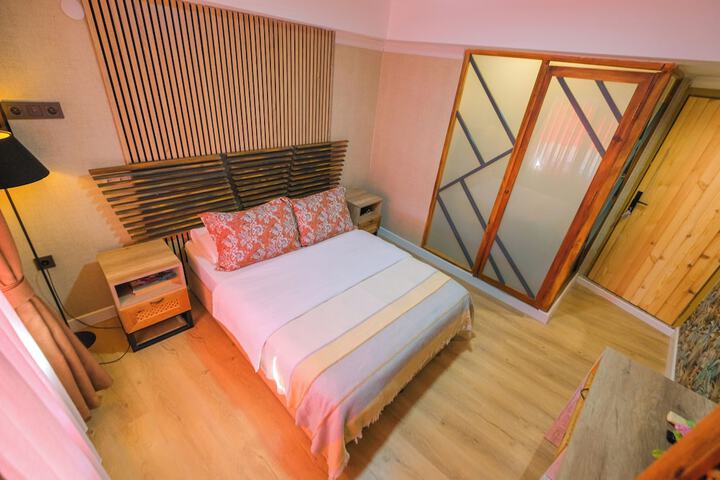 Room 45 of 104