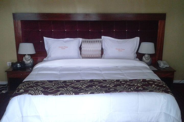 Room 8 of 35