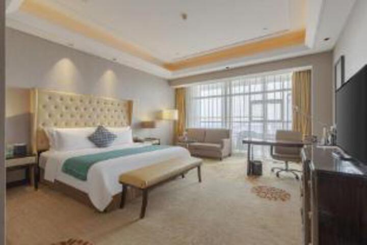 Room 9 of 10